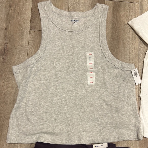 Old Navy New With Tags Re-Sellers Bundle Leggings, Tank Top, T-Shirts All New - Picture 9 of 10
